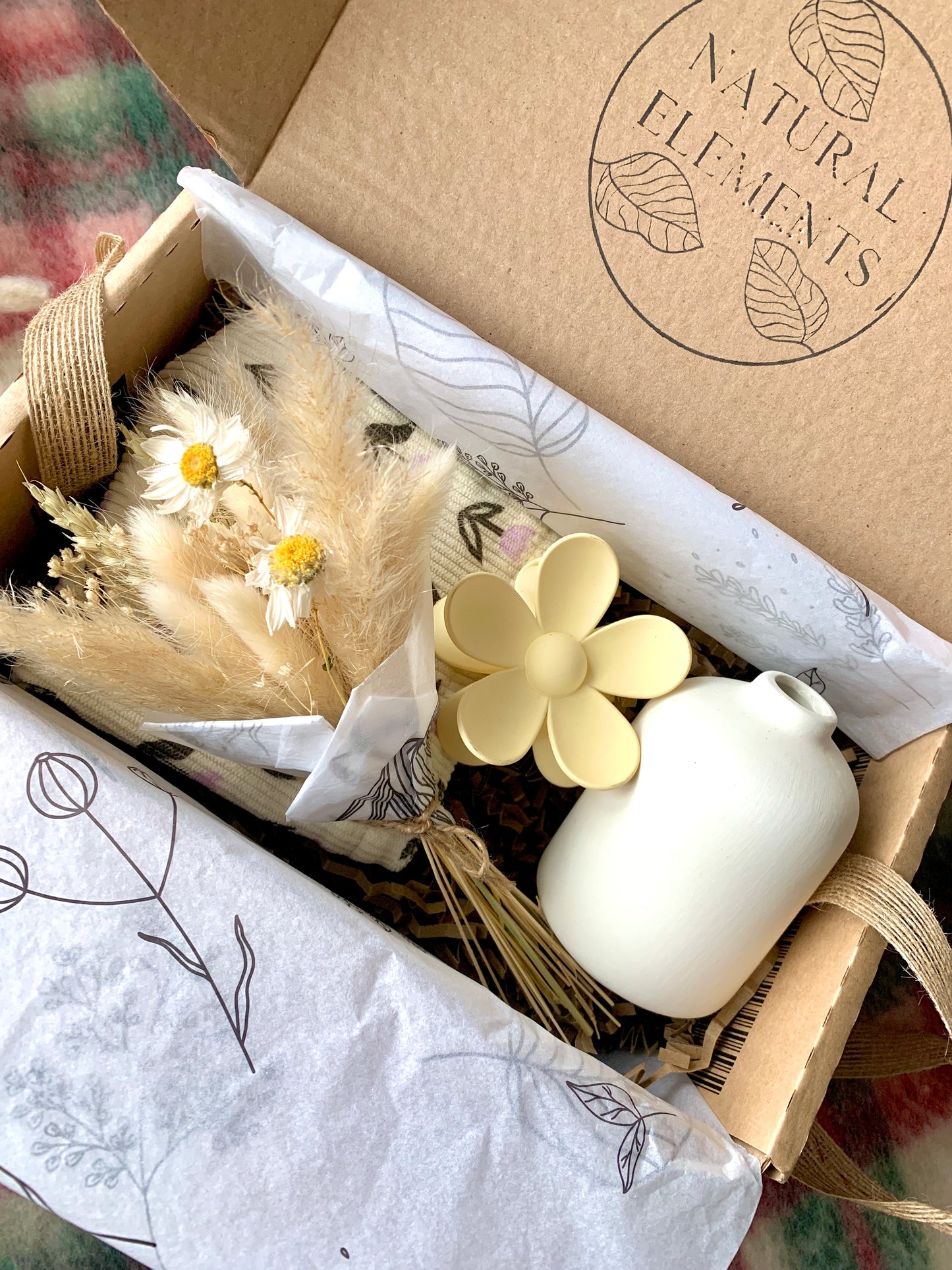 Daisy Female Dried Flower Gift Set