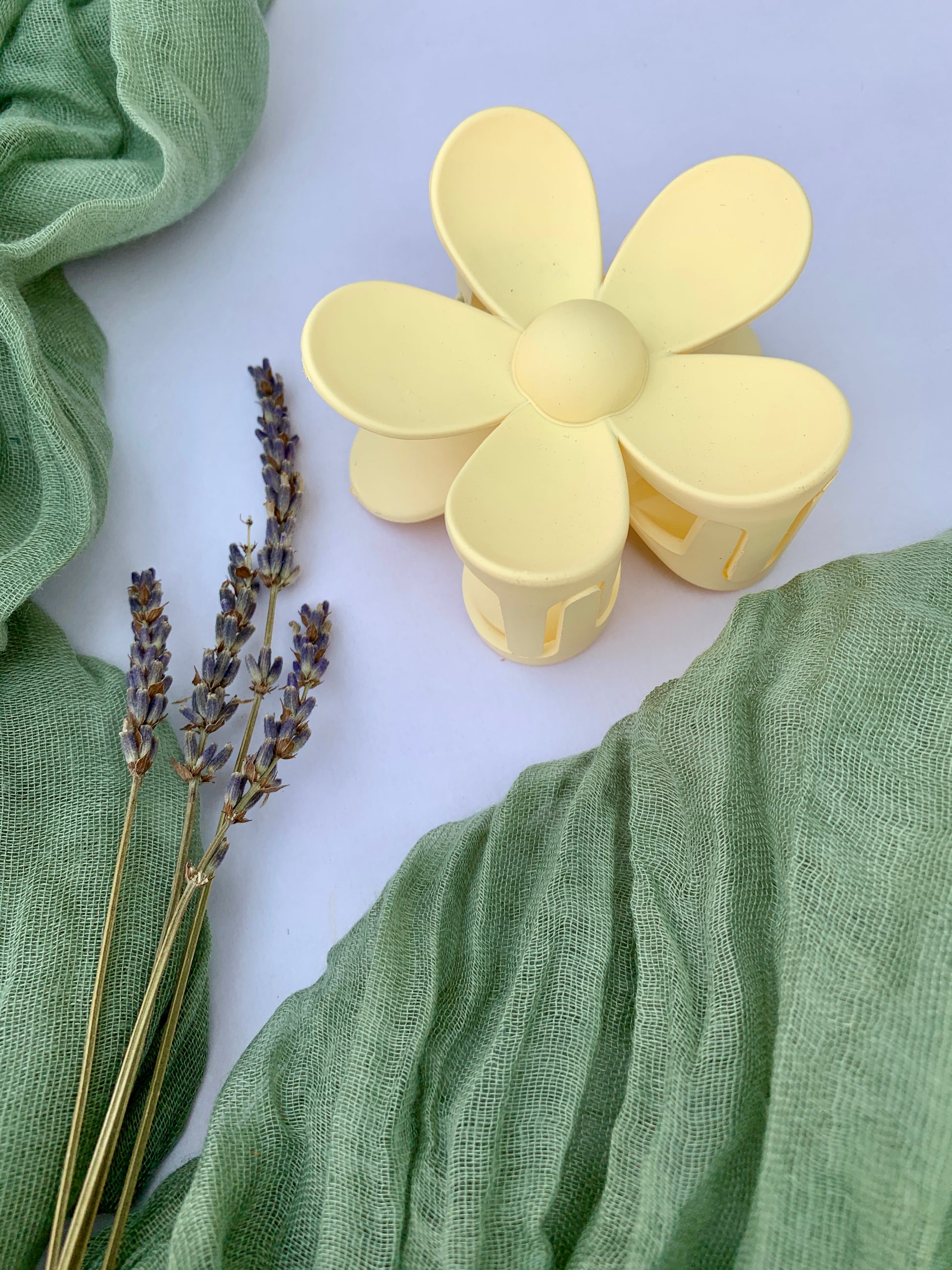 White Daisy Hair Clip